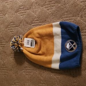 Retro Sport Sabres beanie winter hat bnwt